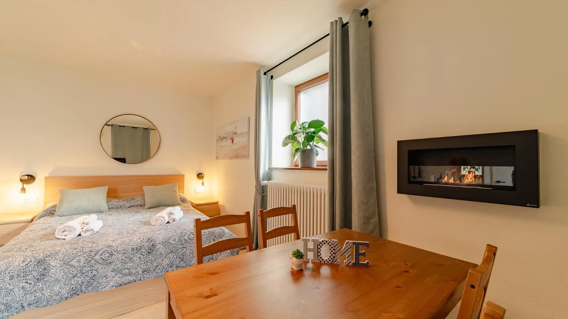 Casa Galya With Private Patio By Gardadoma Apartment Brenzone sul Garda Italy