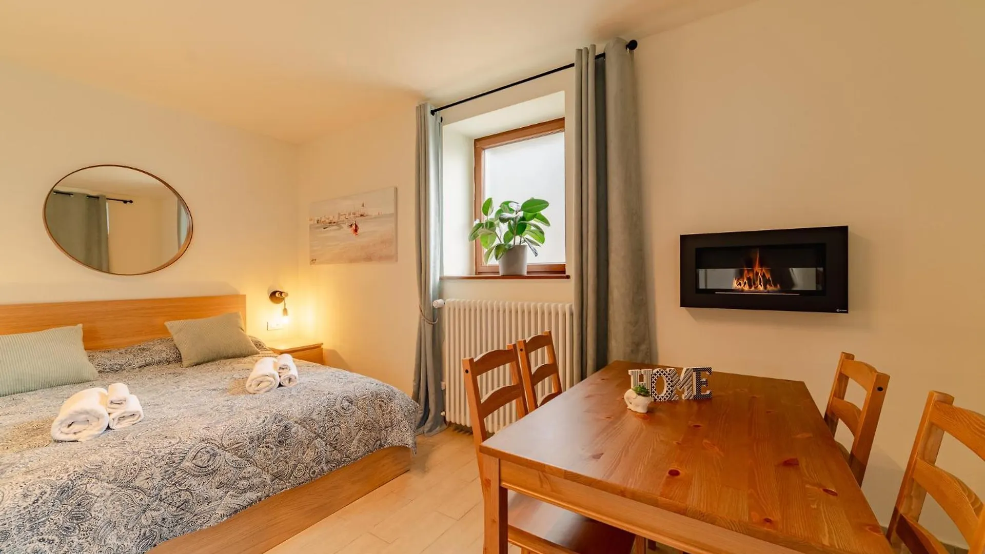 Casa Galya With Private Patio By Gardadoma Apartment Brenzone sul Garda